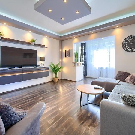 Luxury Apartments Vanessa, נייביצה מראה חיצוני תמונה