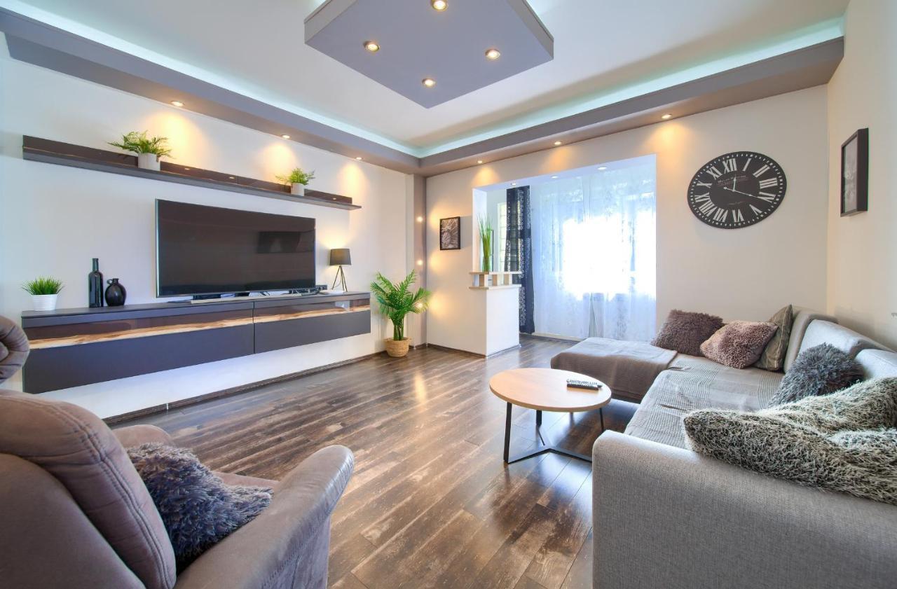 Luxury Apartments Vanessa, נייביצה מראה חיצוני תמונה