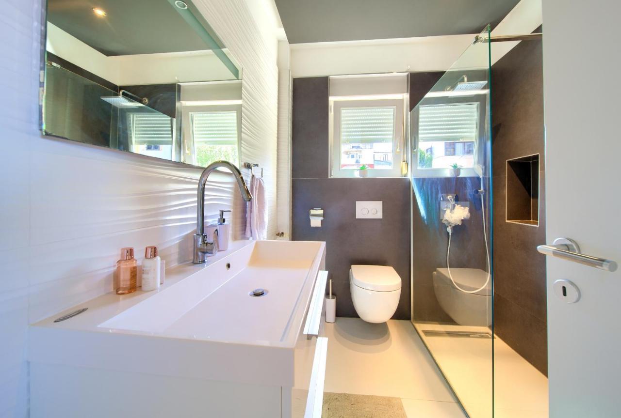 Luxury Apartments Vanessa, נייביצה מראה חיצוני תמונה
