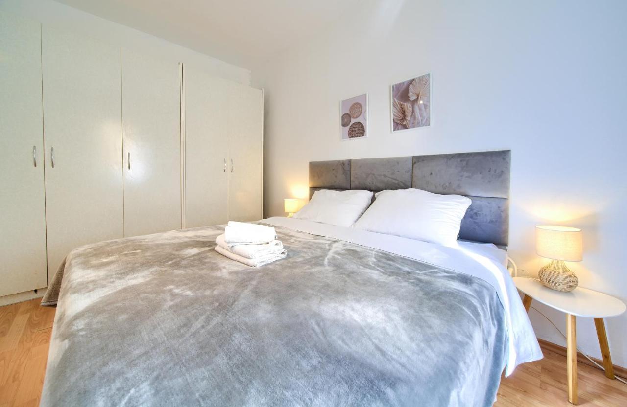 Luxury Apartments Vanessa, נייביצה מראה חיצוני תמונה