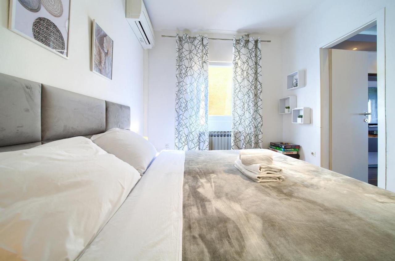 Luxury Apartments Vanessa, נייביצה מראה חיצוני תמונה