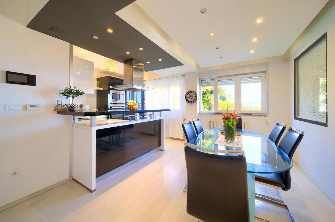 Luxury Apartments Vanessa, נייביצה מראה חיצוני תמונה