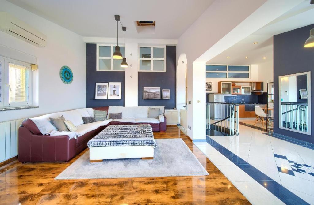 Luxury Apartments Vanessa, נייביצה מראה חיצוני תמונה